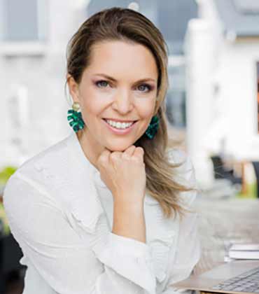 Hanneke Antonelli, Hanneke Antonelli | Business Management Review | Top Business Coaching Services